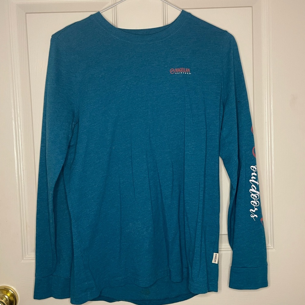 Magellan Outdoors long sleeve shirt